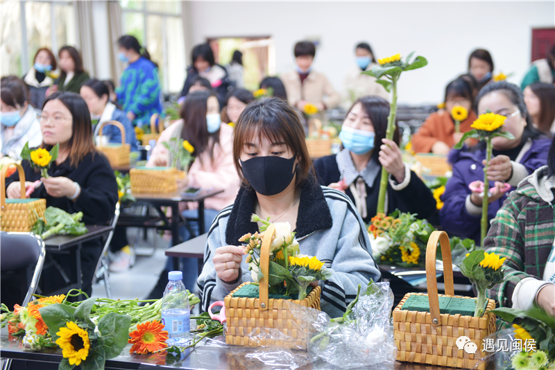 眼里有光、手捧鮮花，她們在閩侯竹岐這樣過節