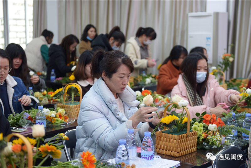 眼里有光、手捧鮮花，她們在閩侯竹岐這樣過節