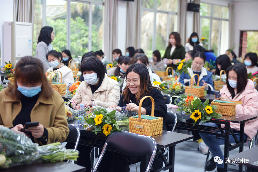 眼里有光、手捧鮮花，她們在閩侯竹岐這樣過節