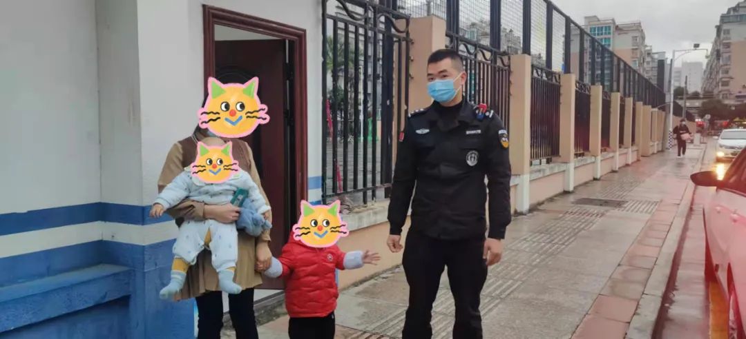才2歲！福州一陌生男童拉著你“逛街”，是什么體驗(yàn)？