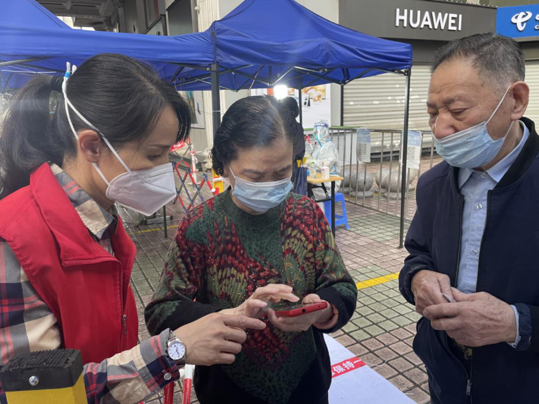 劉曉瀅：第一書記履責忙，“無疫”創(chuàng)建顯擔當
